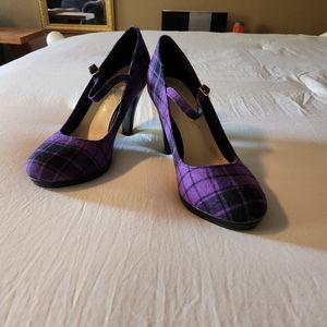 Allegra K size 8.5 purple and black plaid heels